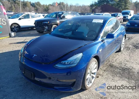 2018 Tesla Model 3 Long Range/Performance z USA, uszkodzony, nr VIN 5YJ3E1EB3JF101079